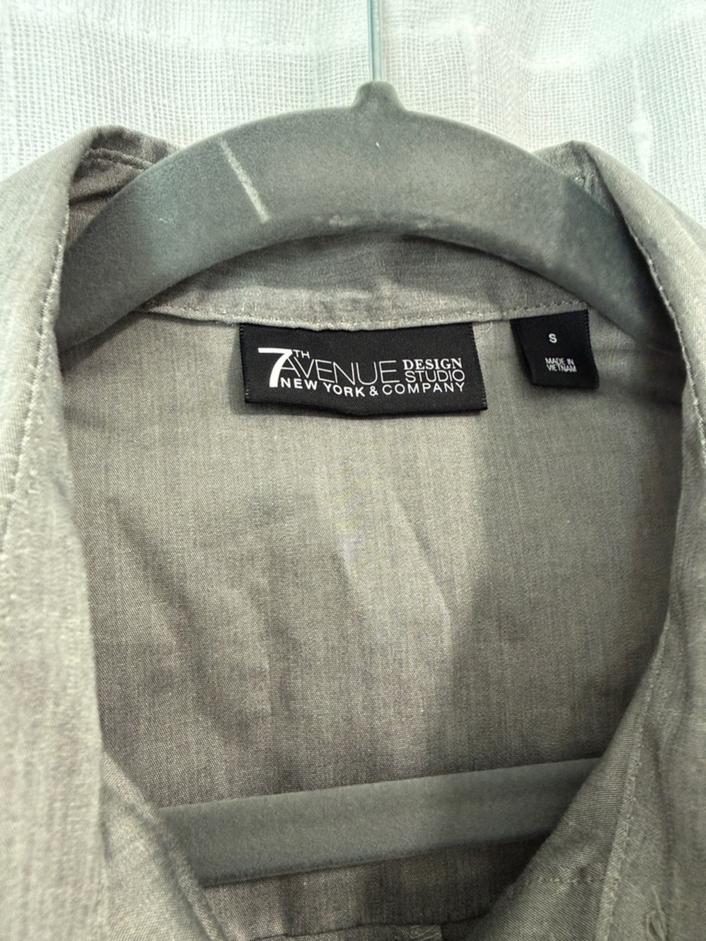 NY&Co Women’s Gray Button Down Blouse - Picture 2 of 5
